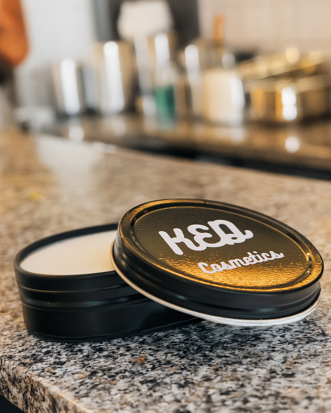 Invigorate Your Senses with Cedar Tobacco Fragrance for a Lasting Aroma